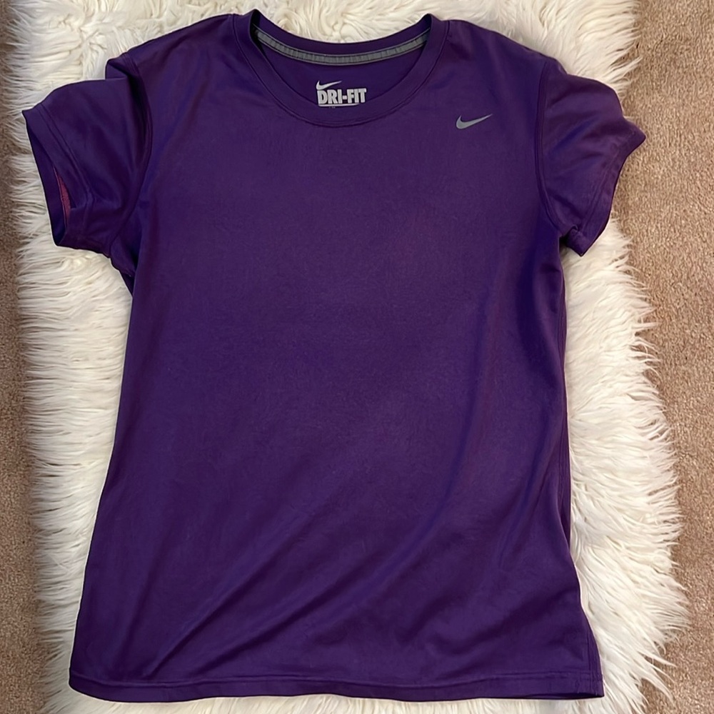 Nike Dri-Fit purple top-Like New❤️